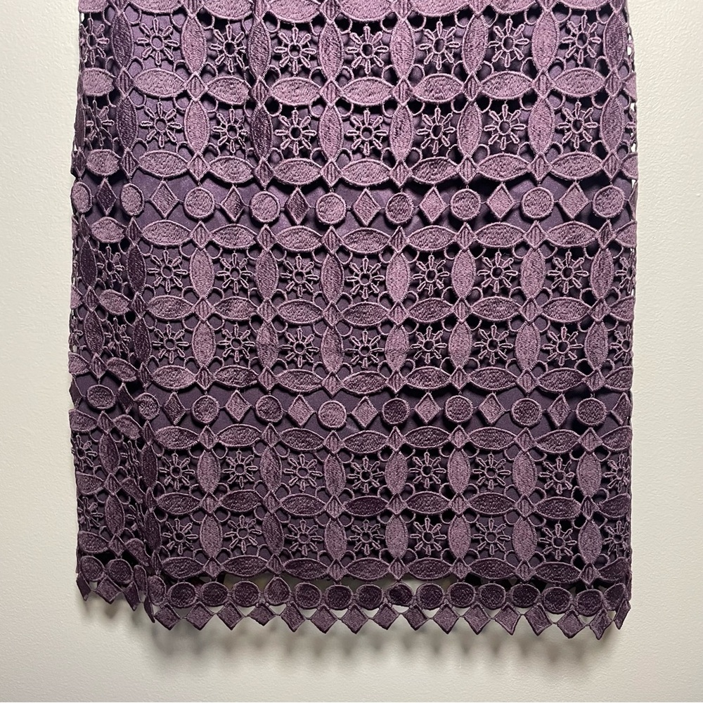 Tahari ASL sleeveless lace dress in a dark purple or plum - Picture 10 of 12